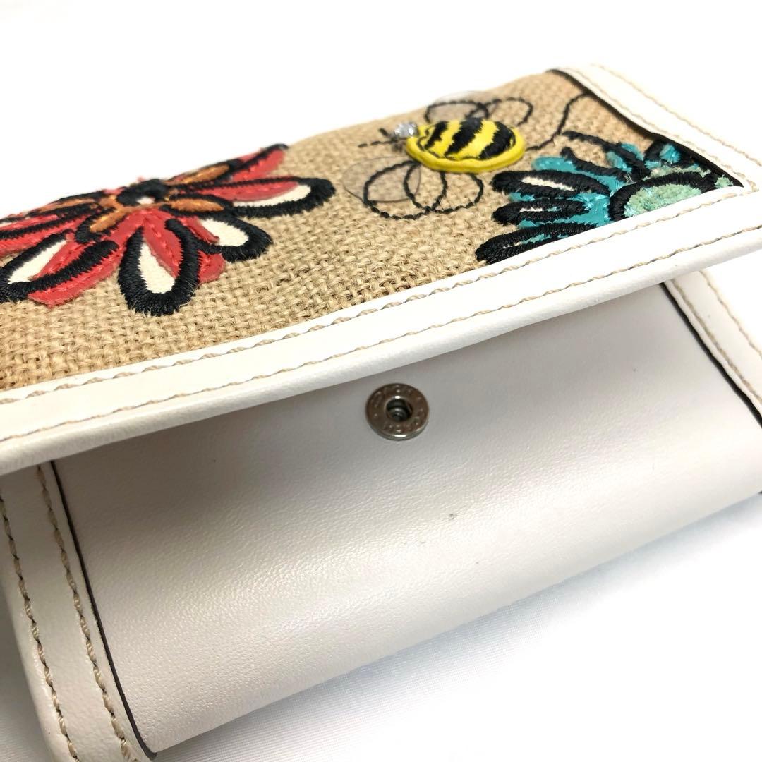 COACH コーチ　三つ折り　財布　ホワイト　レザー　蜂　刺繍