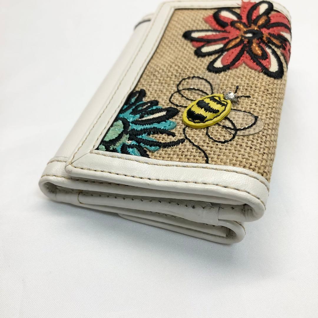 COACH コーチ　三つ折り　財布　ホワイト　レザー　蜂　刺繍