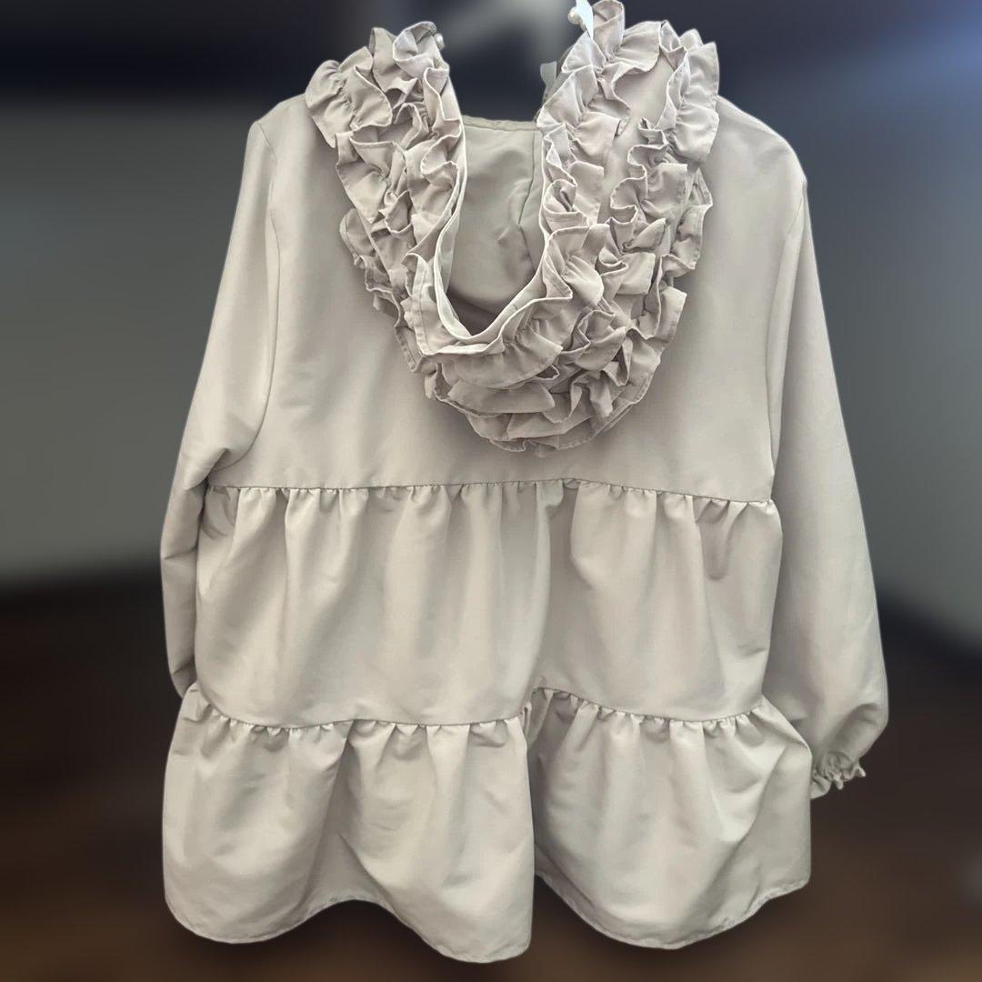 【Fit more】フリルフードティアードジャケット　ベージュ