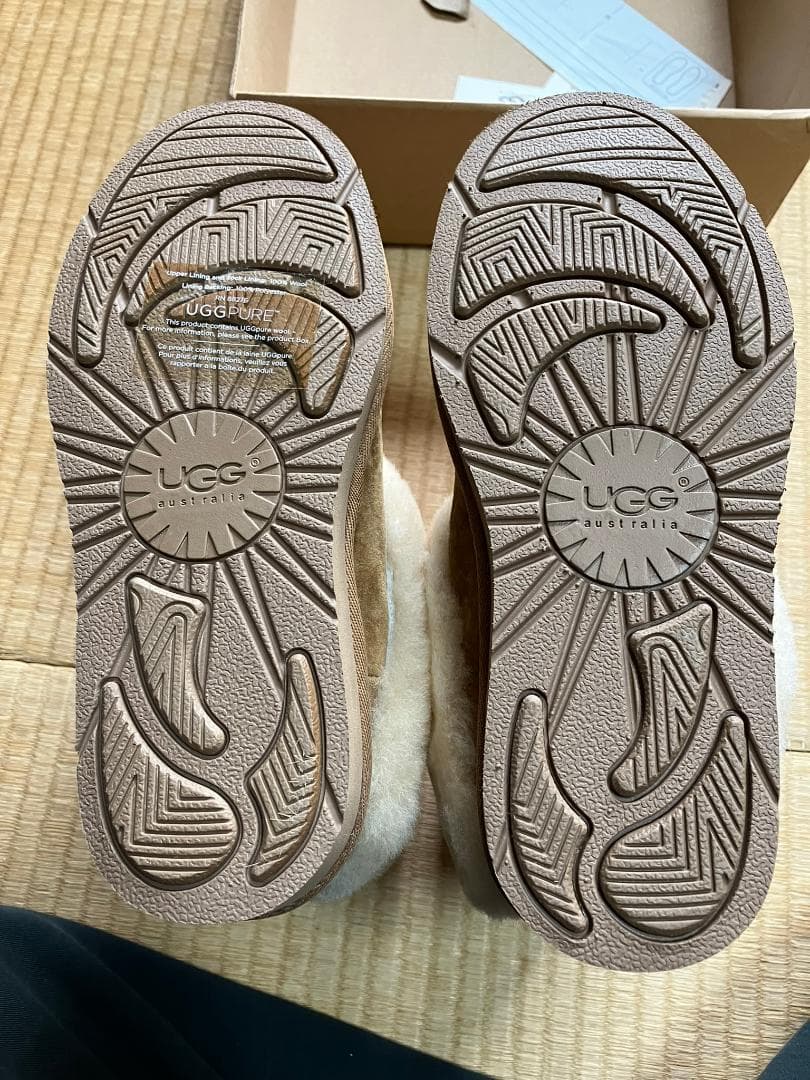 UGG アグ ショートブーツ 新品 未使用 箱付き サイズ24