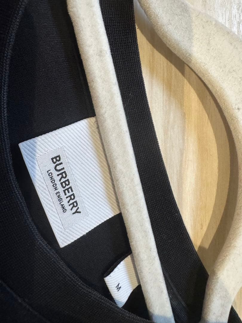 BURBERRY ロゴ入り ブラック Tシャツ S