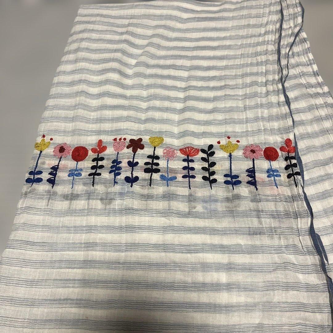 INOUITOOSH イヌイトゥーシュ　花柄刺繍　ストール