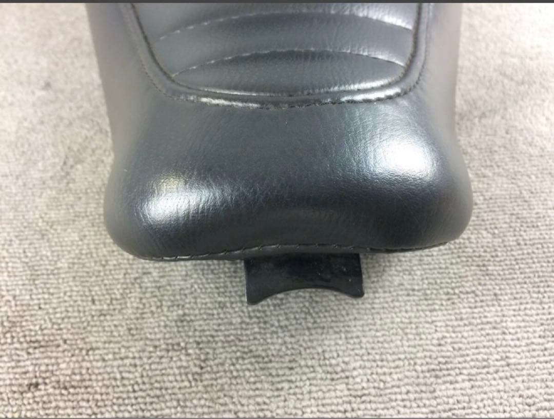 送料込み　美品　デイトナ スポーツスター シート ハーレー　883 1200