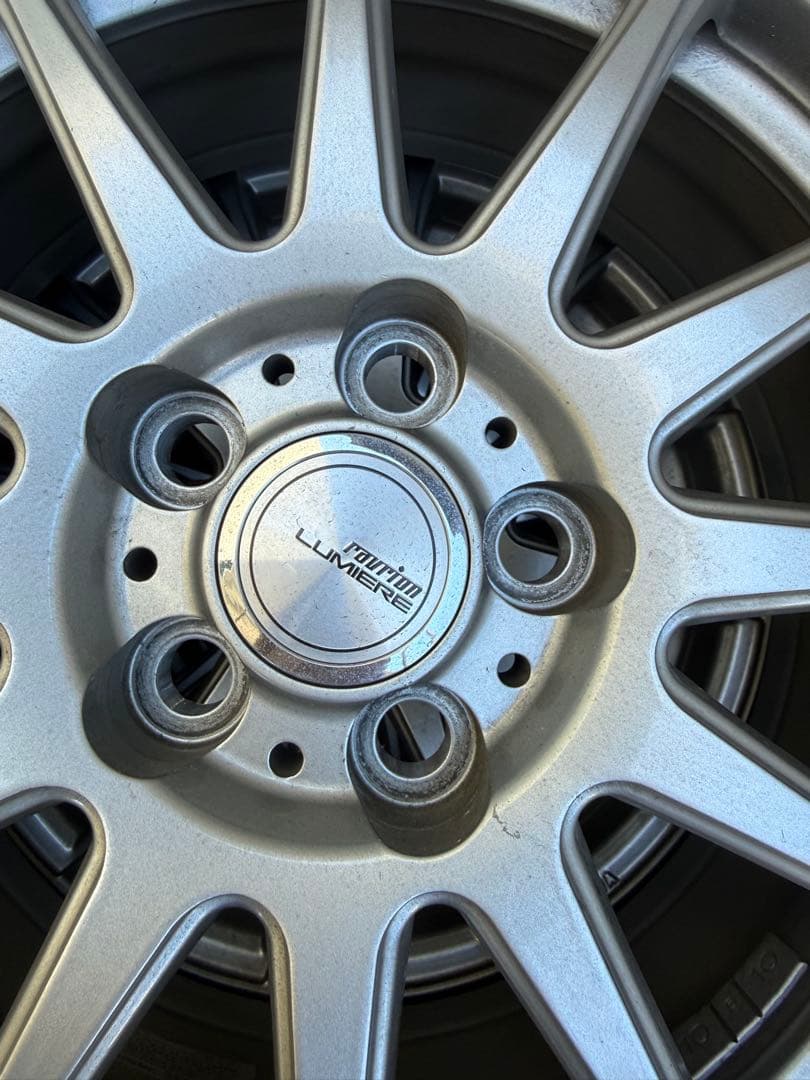 スタッドレスタイヤ 15インチ 195/65R15