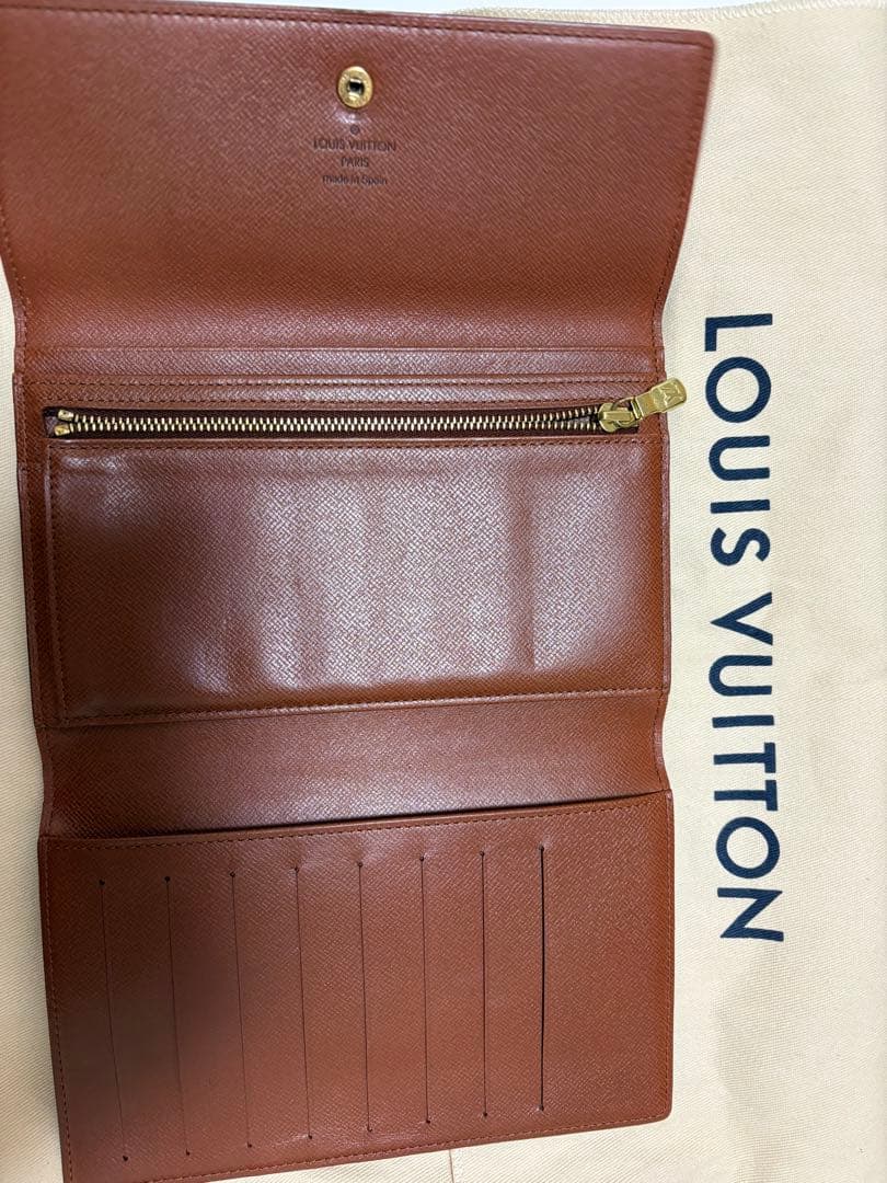 ルイヴィトン　三つ折り財布　パスポール