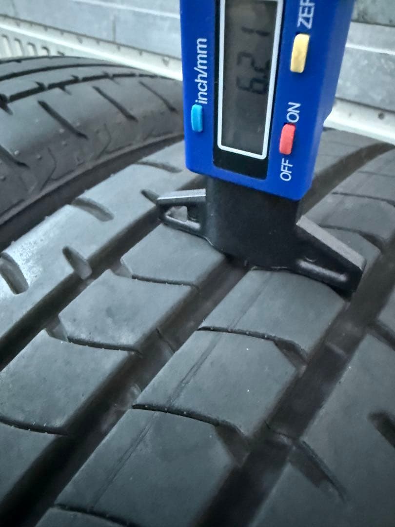 ブリヂストンサマータイヤ185／55R15 82V