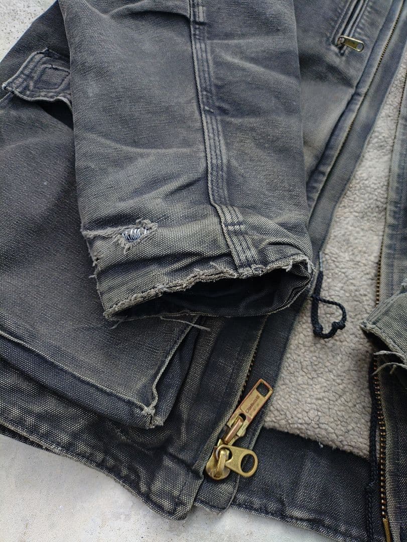 鬼フェード　carhartt ジャクソンコート　ミディアム　C95