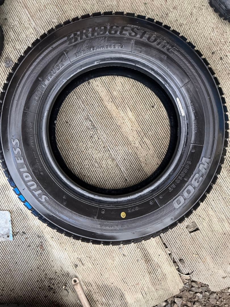 し*じ様 送料無料145R12BRIDGESTONE/W300軽トラック21年製