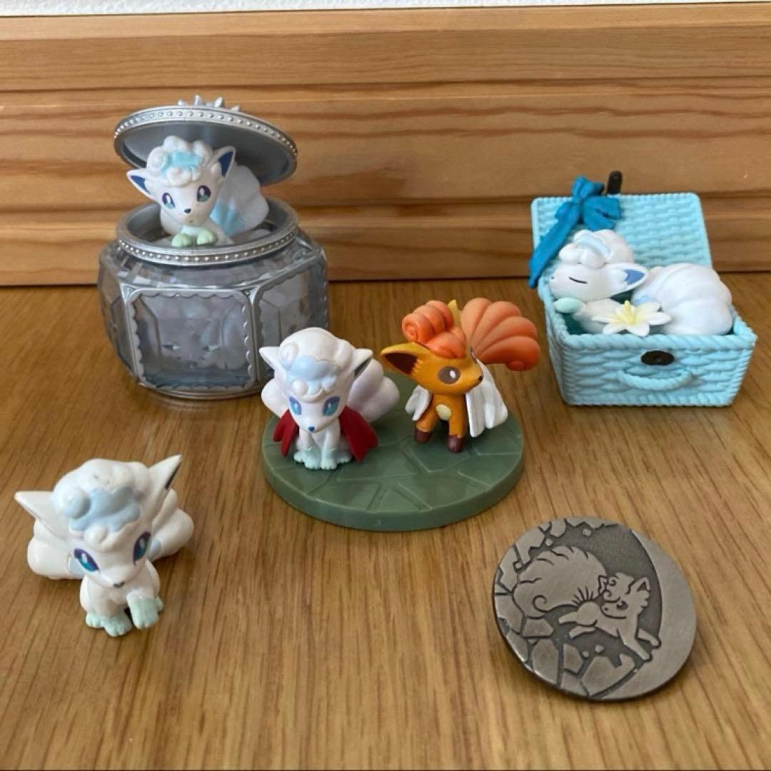 【Yu-Ching Huang】 ポケモン　ロコン　アローラロコン