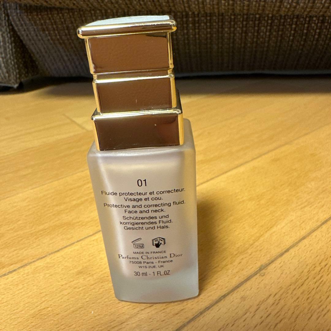 超美品★Dior Prestige Light-In-White BB 01★