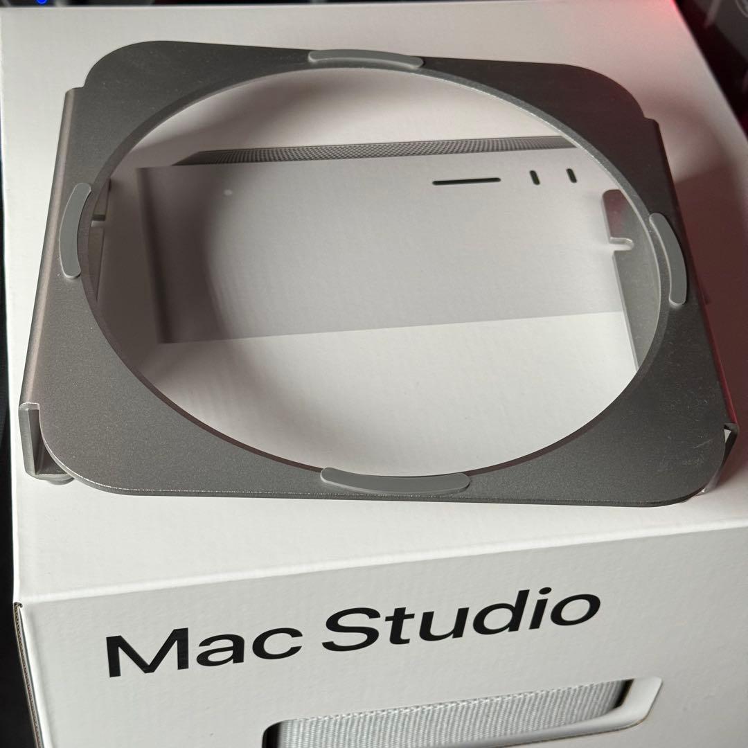 Mac Studio MAX M4 / 64GBメモリー / 1TB SSD