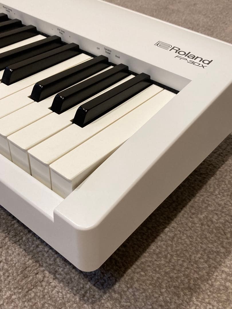 Roland FP-30X WH スピーカー内蔵ポータブルピアノ（ペダル付き）