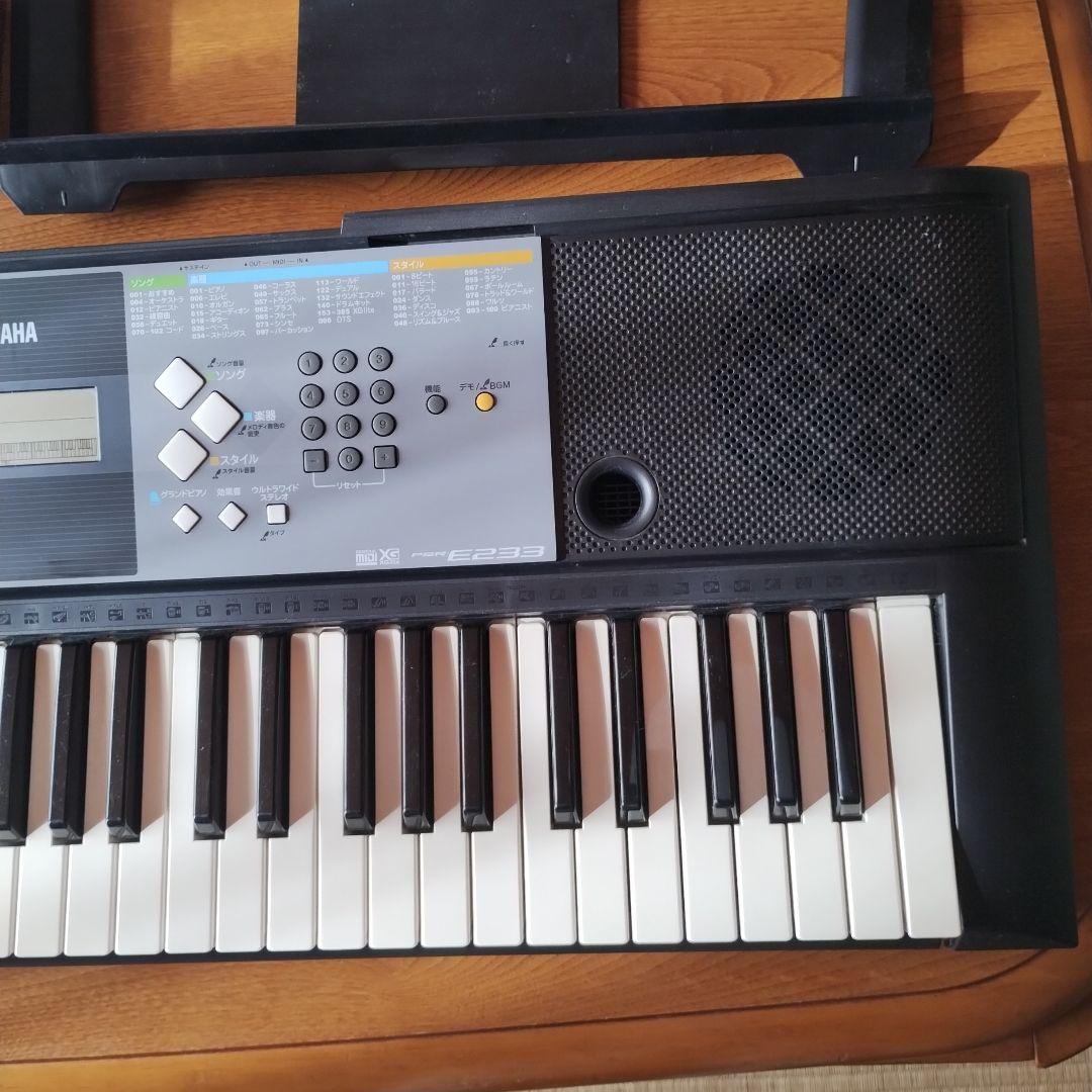 【値下交渉歓迎】Yamaha PSR-E233 電子キーボード 61鍵盤