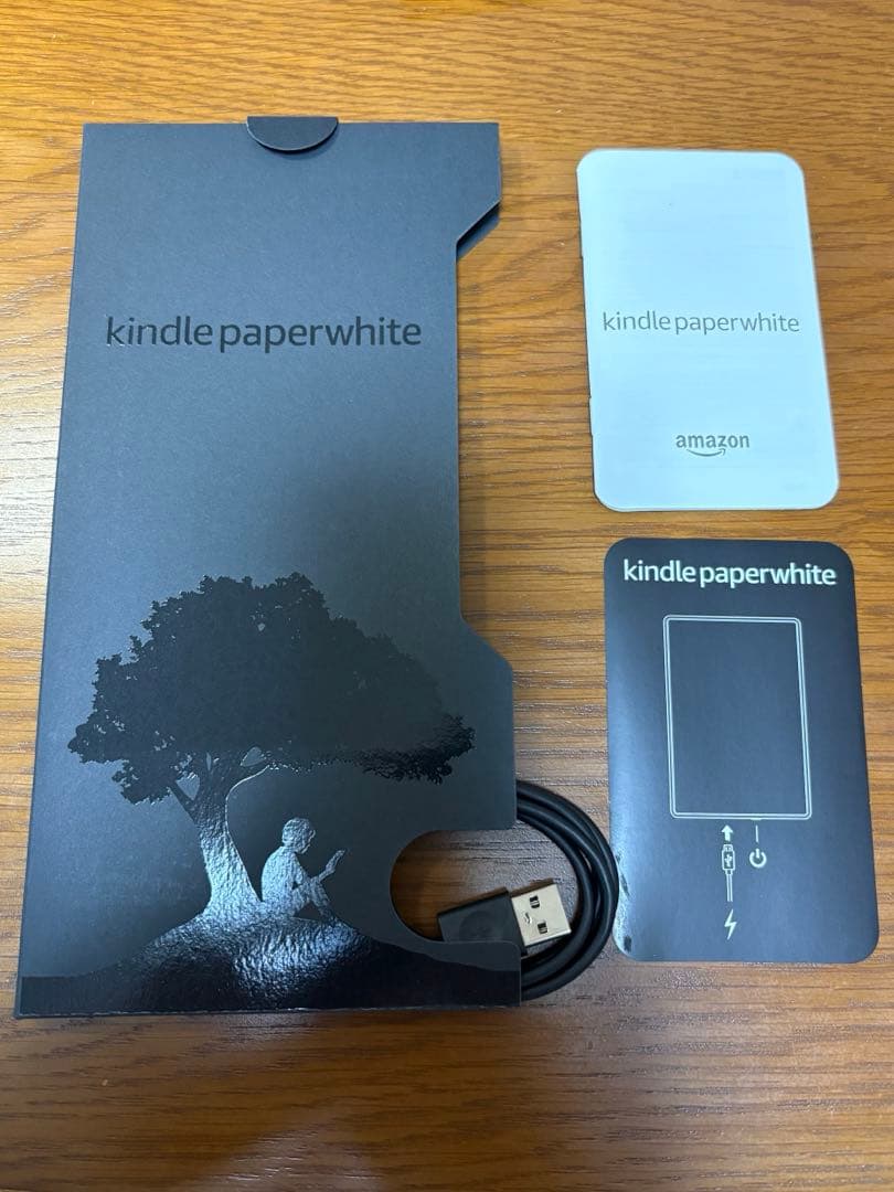 Kindle Paperwhite 第10世代 8GB 純正カバー付き