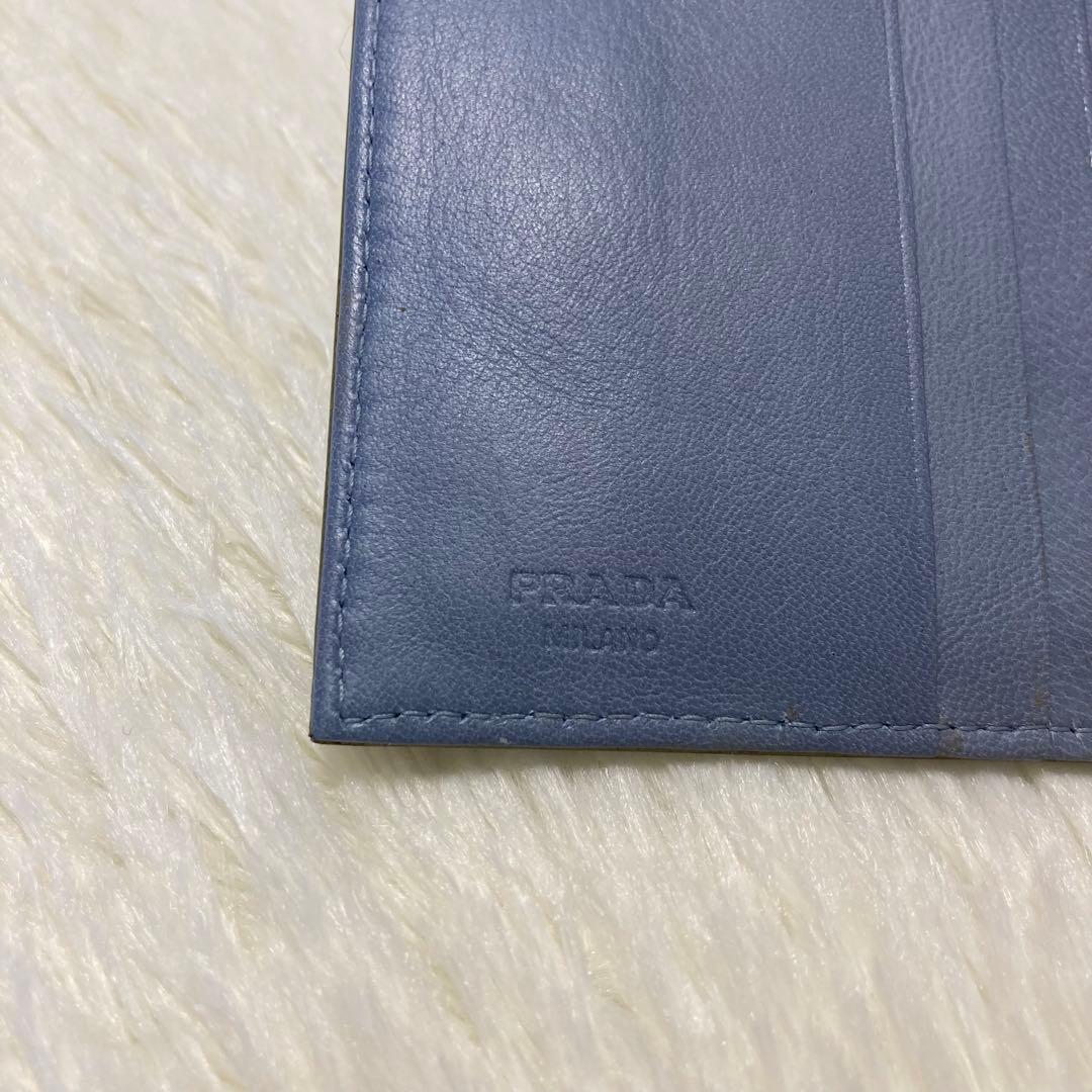 希少デザイン美品 PRADA プラダ　二つ折り　財布　バイカラ　青　緑　エナメル