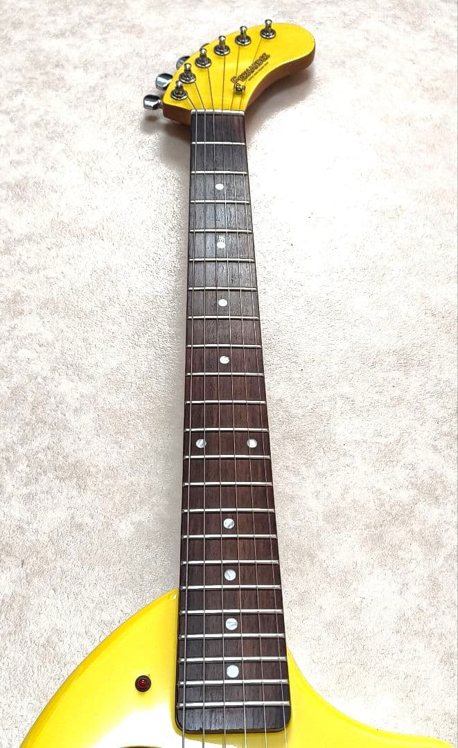 【美品】ZO-3 イエロー アンプ内蔵ミニギター ヘッドフォン端子付き！