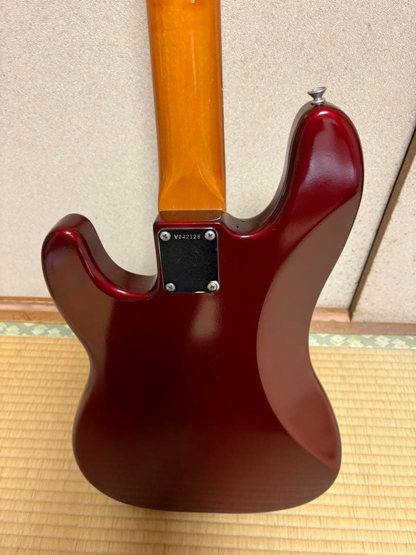 d*7様 フェンダープレッションベ—ス エレキベース レッド モザイク柄