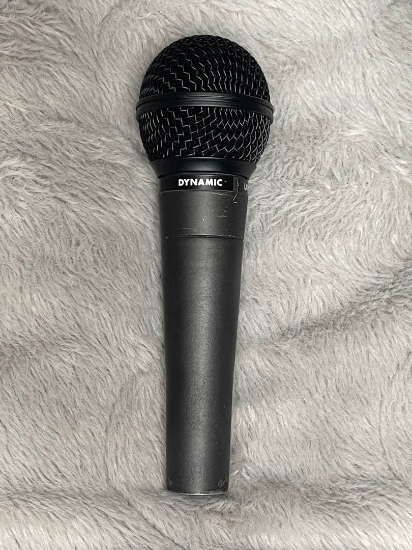 ②SHURE SM58 カスタム品（新品ブラックグリル装着）