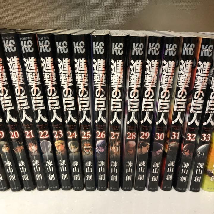 進撃の巨人 漫画全34巻　外2冊　キーホルダー