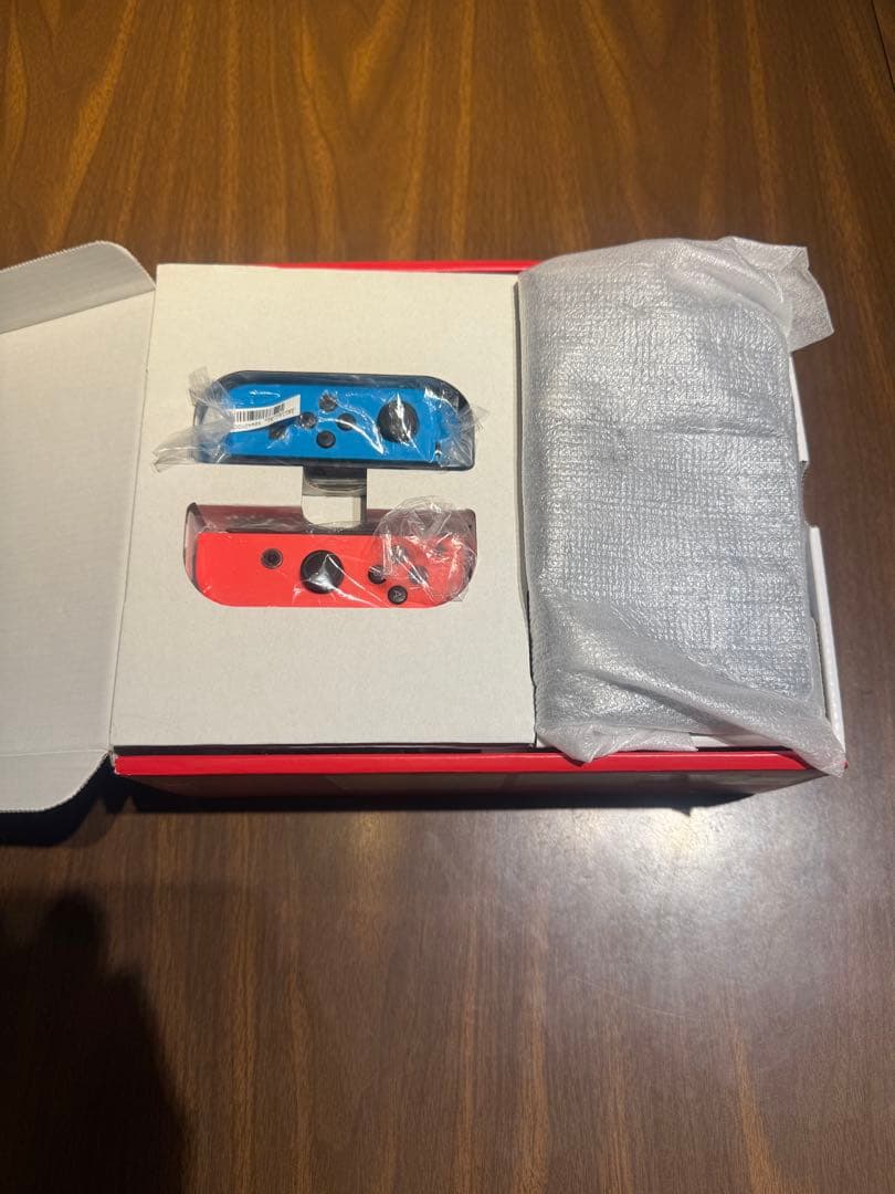 Nintendo Switch本体+付属品完備/ニンテンドースイッチケースおまけ