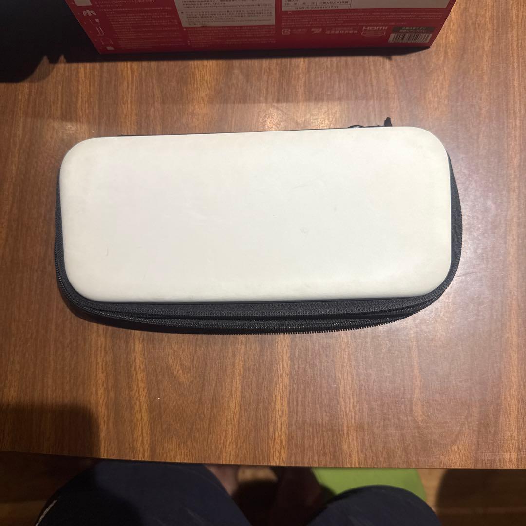 Nintendo Switch本体+付属品完備/ニンテンドースイッチケースおまけ