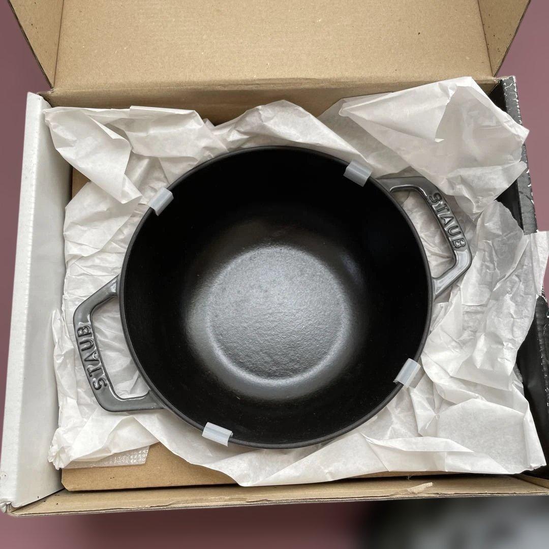 新品未使用　【STAUB】　ストゥブ　ワナベ　グレー18cm