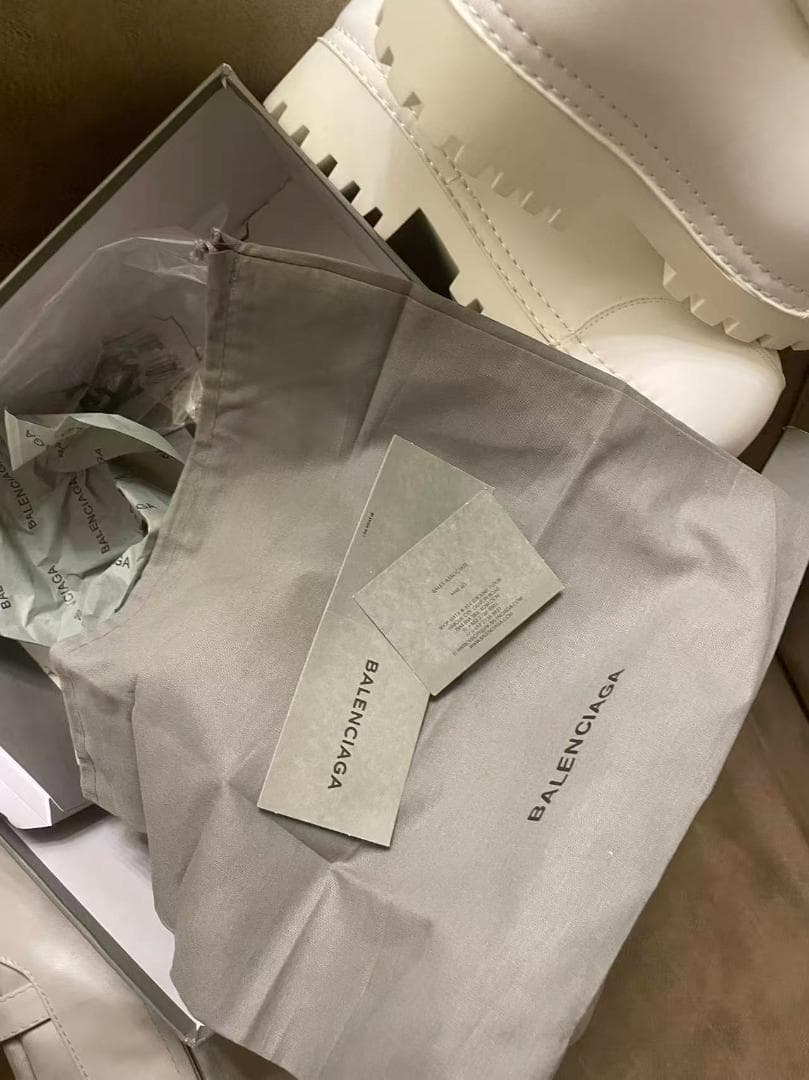 BALENCIAGA ホワイト ロングブーツ