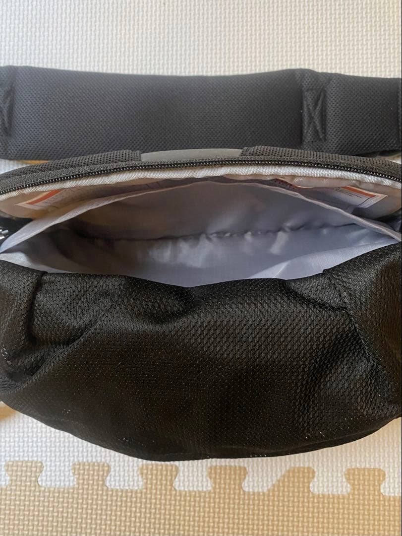 【美品】POMULU ヒップシートブラック ウエストバッグ