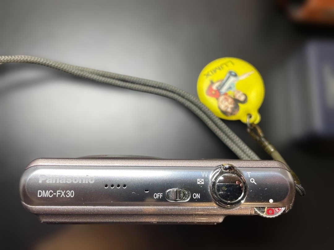 デジタルカメラ LUMIX DMC-FX30