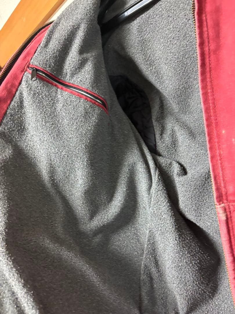 Carhartt 赤 フード付きジップアップジャケット