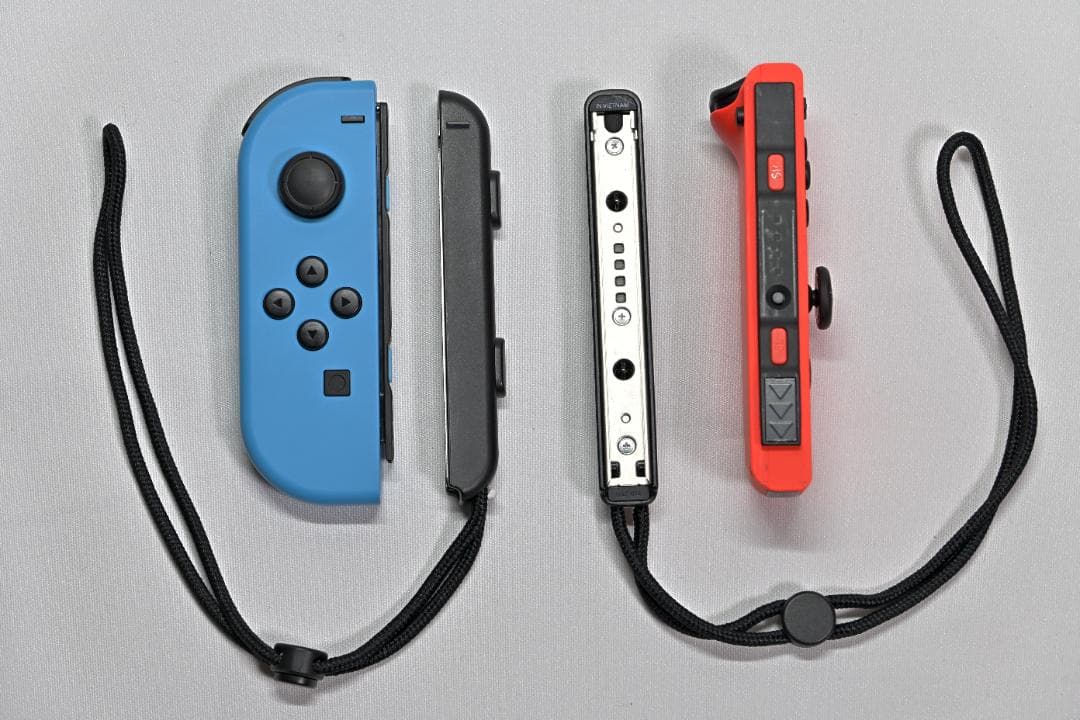 【美品・全付属品】Nintendo Switch 本体 赤青 Joy-Con