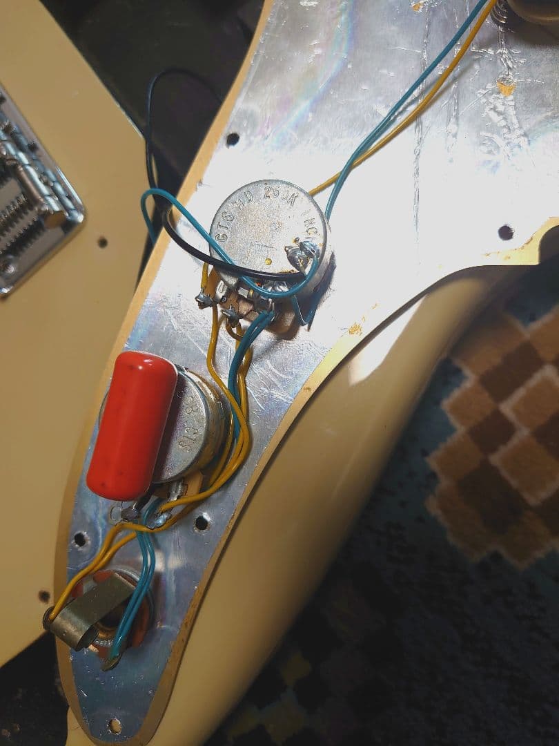 Squier by Fender Duo Sonic 改造あり