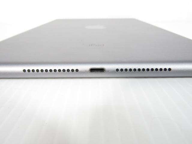 て*お様 Apple iPad A1893 第6世代 128GB シルバー 中古