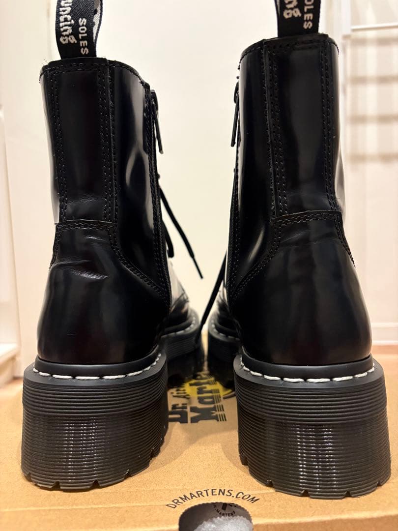 【超美品】Dr.Martens JADON ホワイトステッチ 8ホール UK4