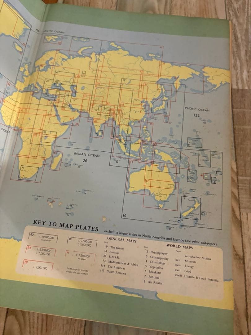 ヴィンテージ 大型洋書 THE TIMES ATLAS OF THE WORLD