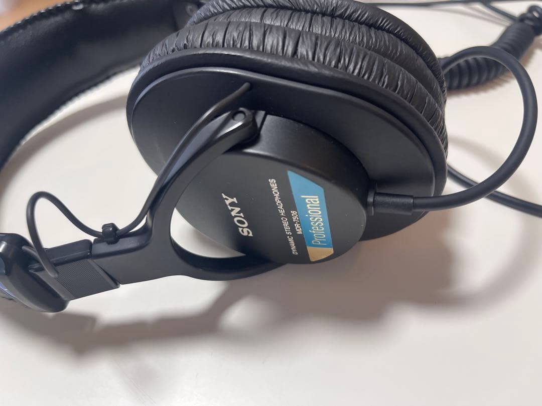 SONY プロフェッショナルヘッドホン　MDR-7506