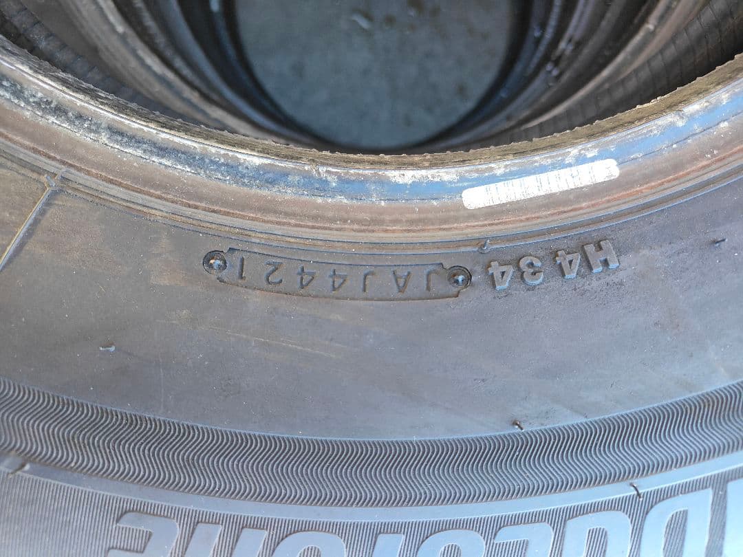 ブリヂストン ブリザック VRX3 215/70R15 中古　4本セット