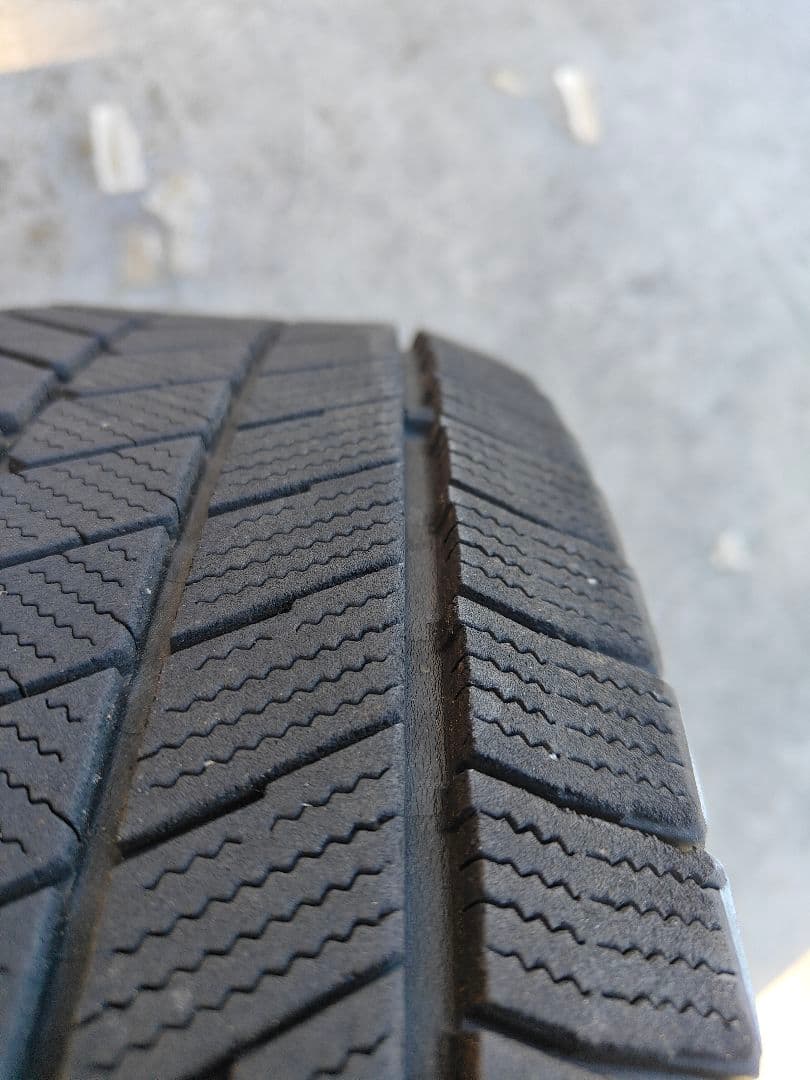 ブリヂストン ブリザック VRX3 215/70R15 中古　4本セット
