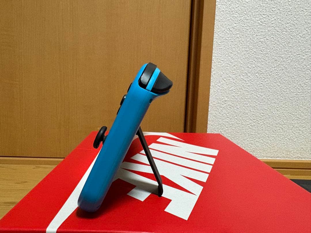 Nintendo Switch 本体 リモコンL赤R青　付属品あり（箱無し）