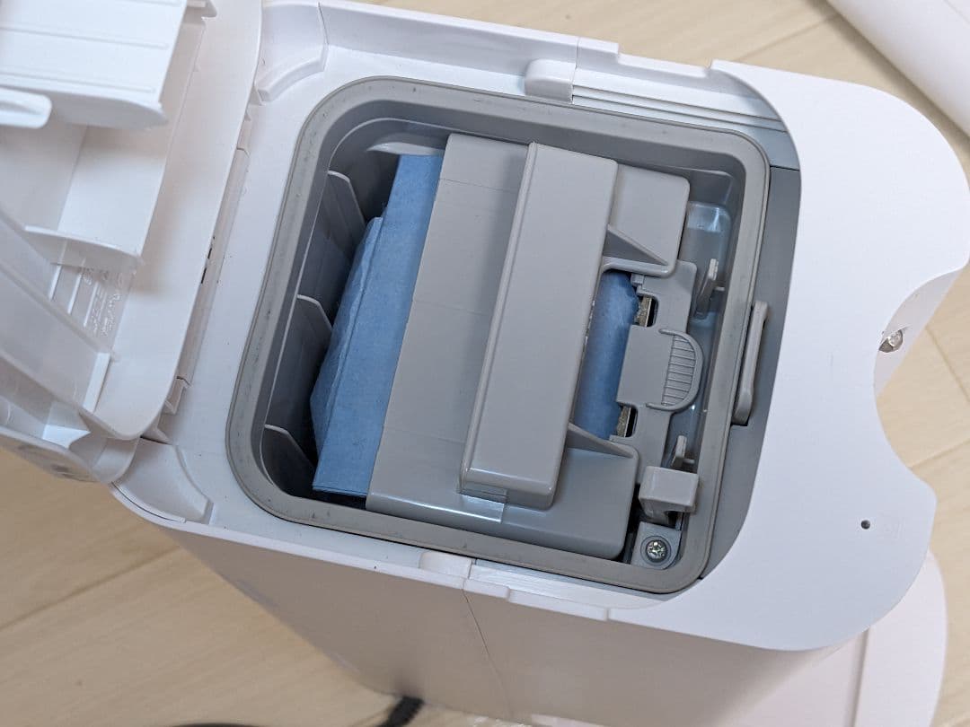 Panasonic コードレス掃除機　MC‐NS10K 2022年製