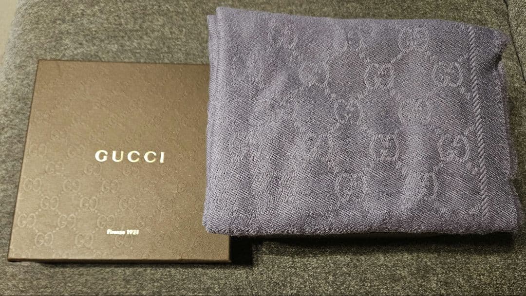 GUCCI 紫色GGパターン マフラーストール　箱つき