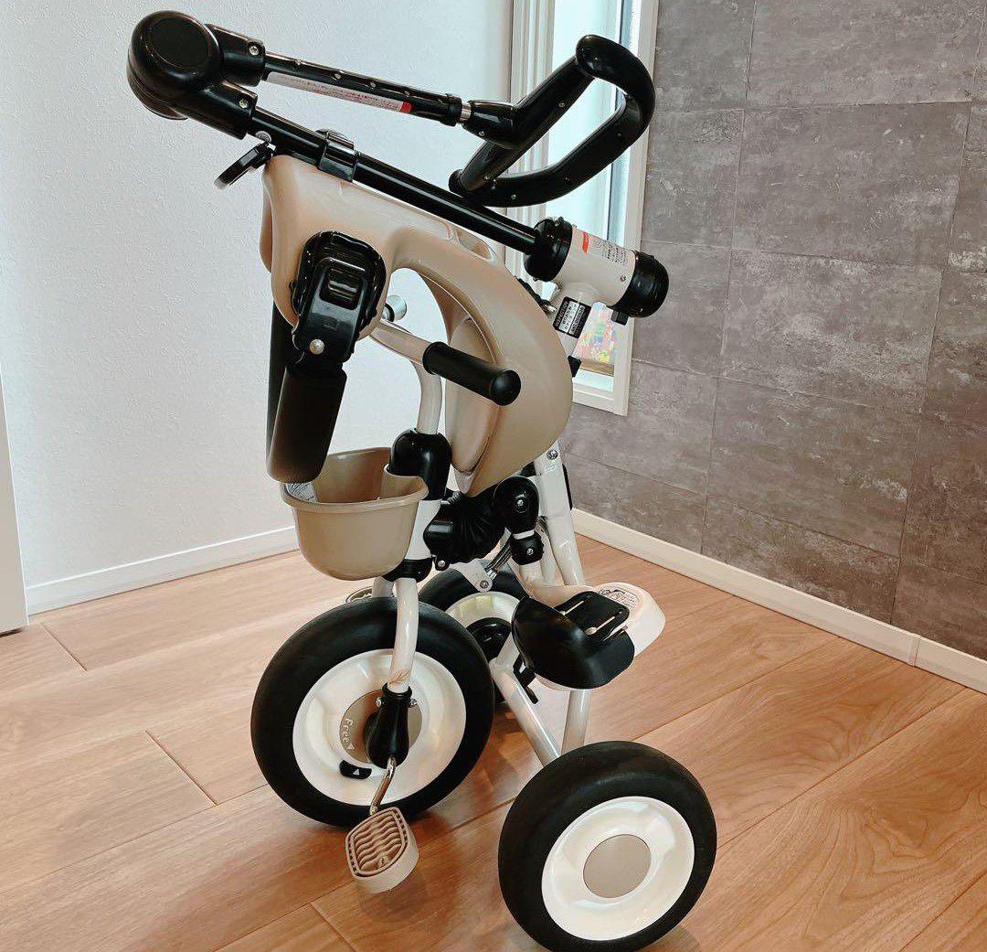 【美品】ides 折りたたみおさんぽ　コンポ ベージュ 折りたたみ三輪車