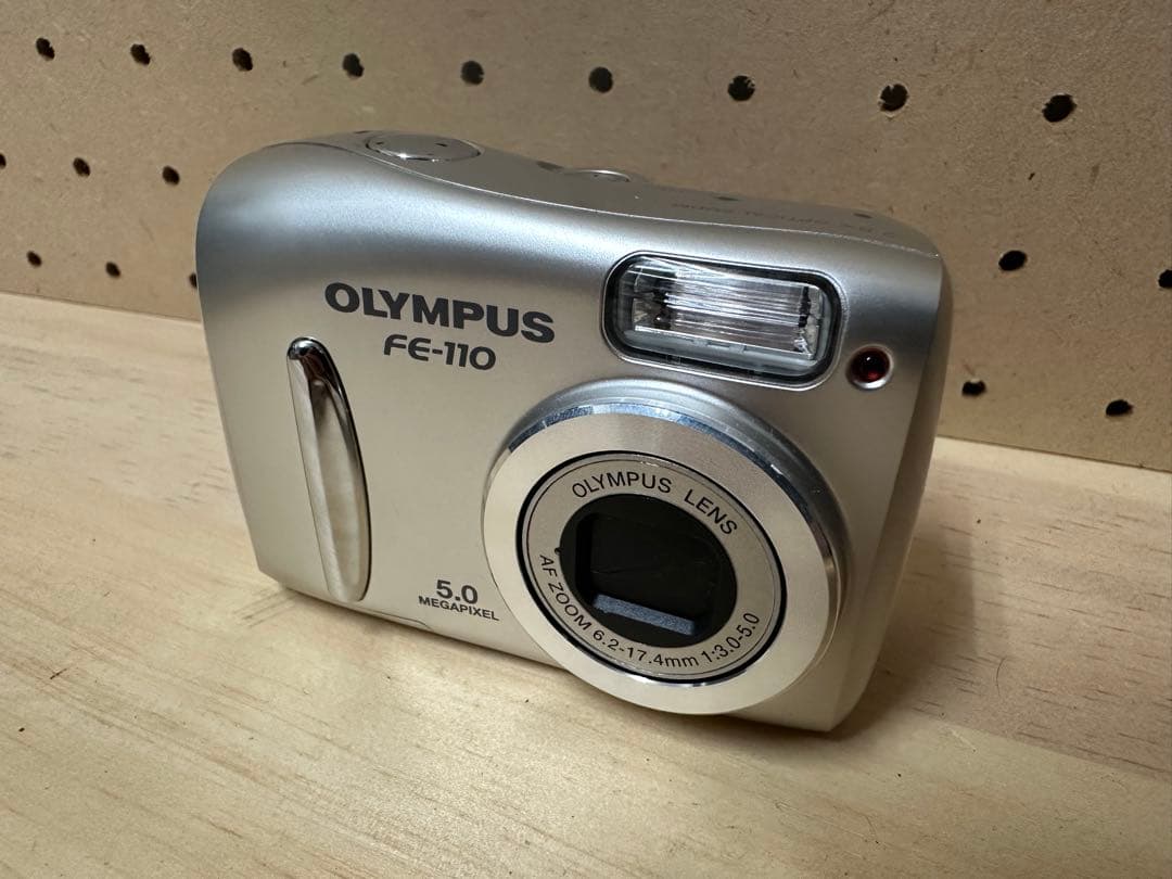 ほぼ新品　OLYMPUS CAMEDIA FE-110 デジタルコンパクトカメラ