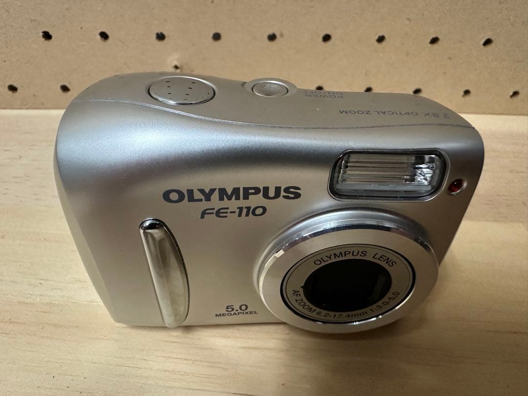 ほぼ新品　OLYMPUS CAMEDIA FE-110 デジタルコンパクトカメラ