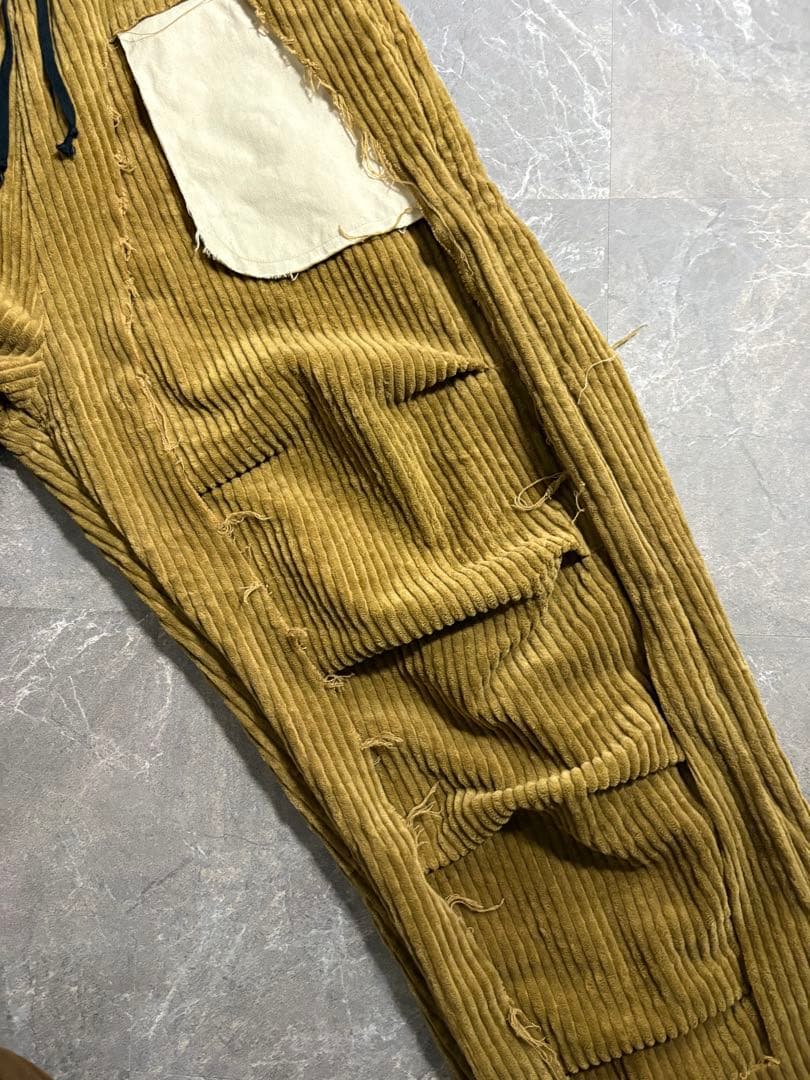 パンツ MUZE corduroy 3D trousers camel 2022AW
