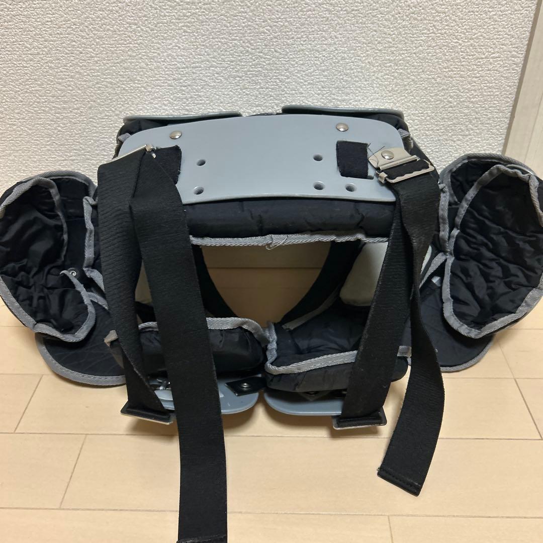 アメフトショルダー　TITANPRO MEDIUM