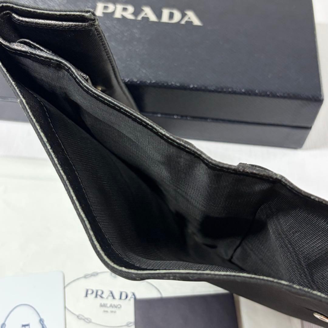 新品同様‼️ プラダ　PRADA 財布　三つ折り　折財布　三角プレート　付属品付き
