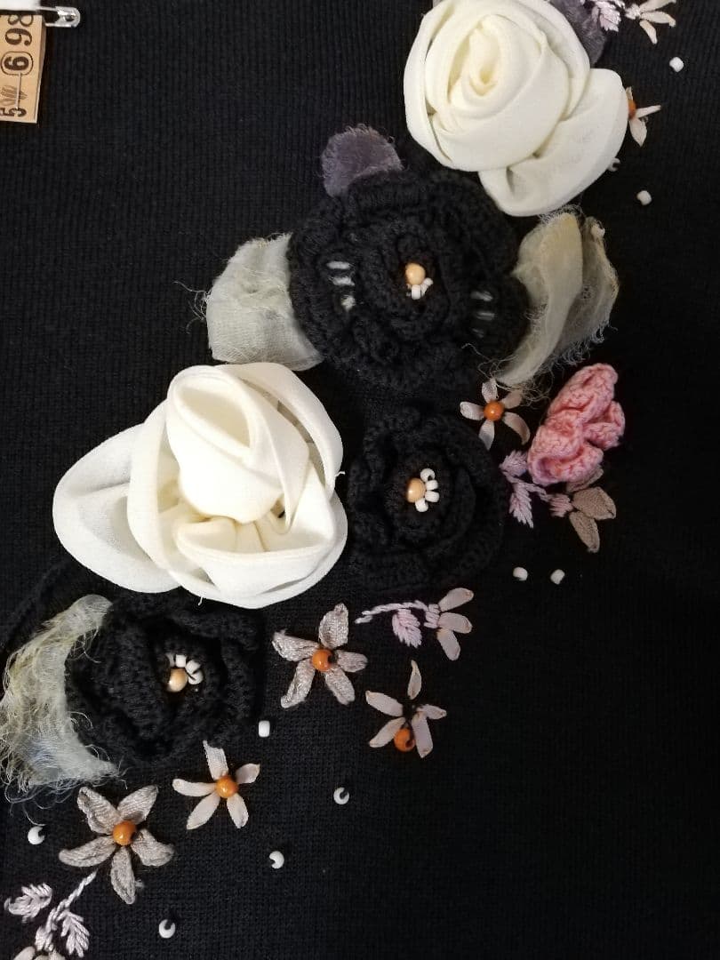 FRANCO FERRARO　美しいお花立体装飾のアンサンブル　お得な6500円