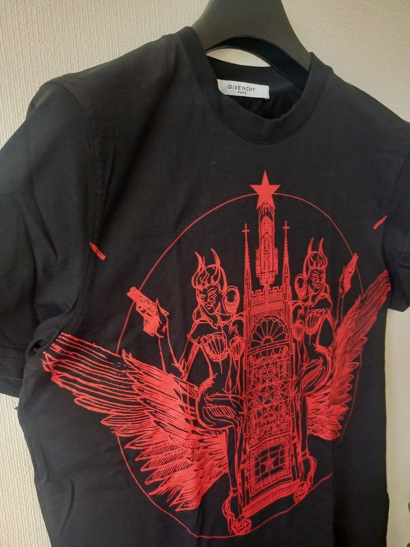 t*★様 GIVENCHY☆リカルドティッシ☆赤グラフィック☆レアTシャツ新品未