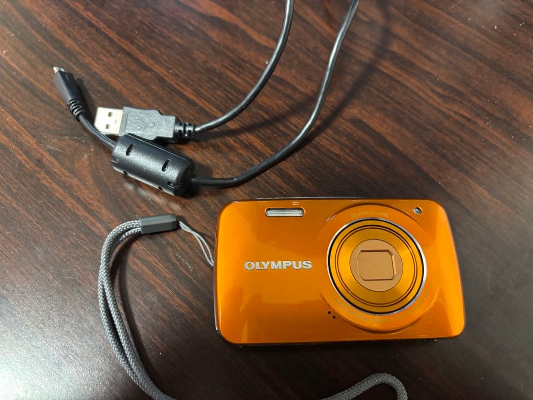 OLYMPUS コンパクトデジタルカメラ オレンジ